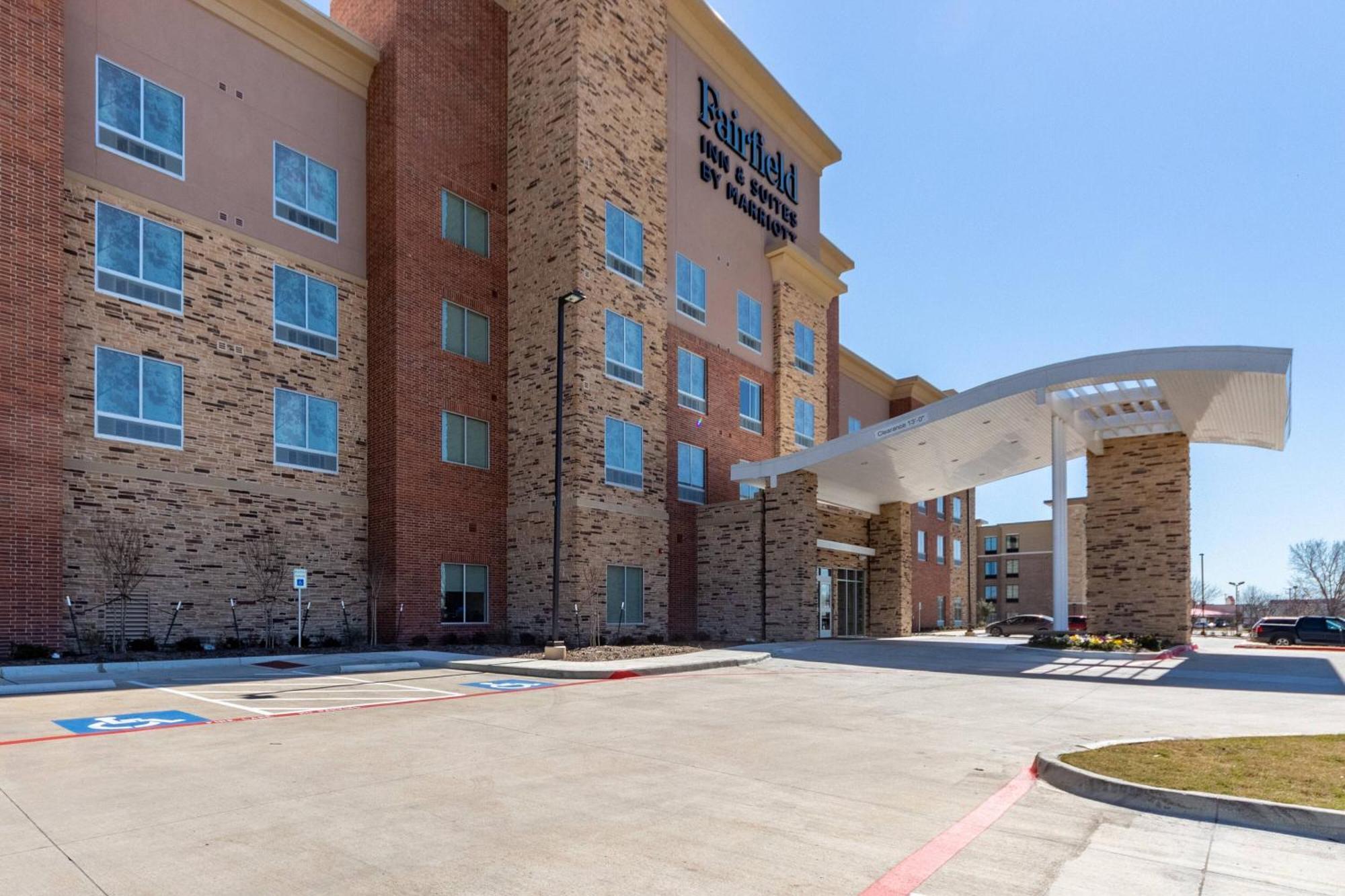 Fairfield Inn & Suites Dallas Arlington South Ngoại thất bức ảnh